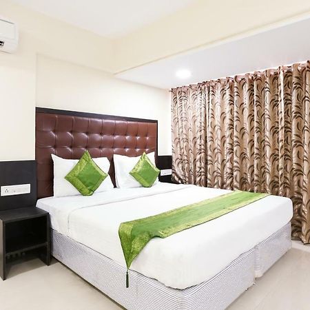 Treebo Trend Aviva Suites Bombay Extérieur photo