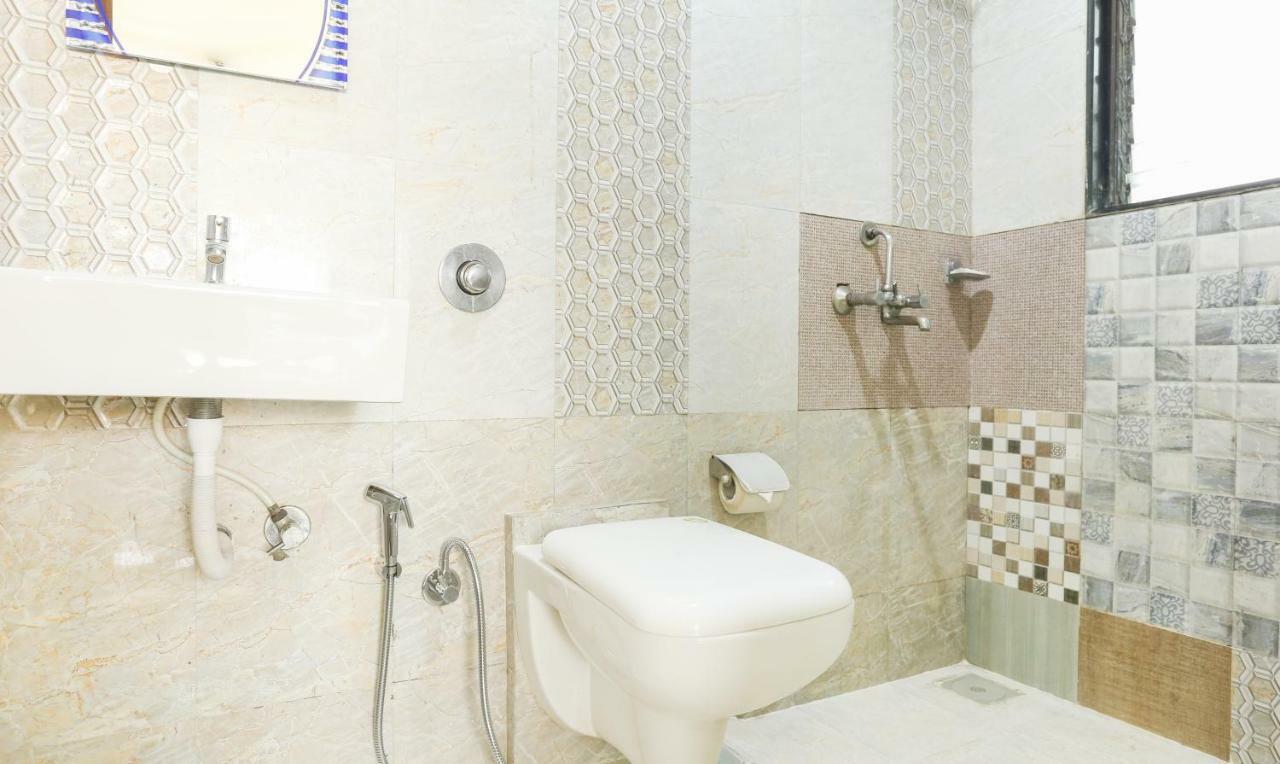 Treebo Trend Aviva Suites Bombay Extérieur photo